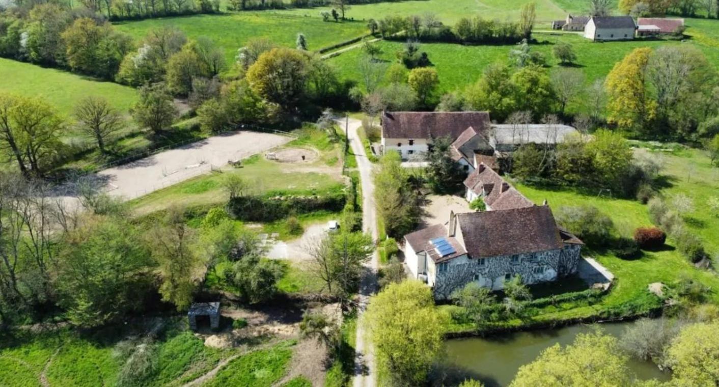 Ferme Equestre & Chambres D'Hotes Gateau Stables Proche Guedelon Saint-Amand-en-Puisaye Exterior foto